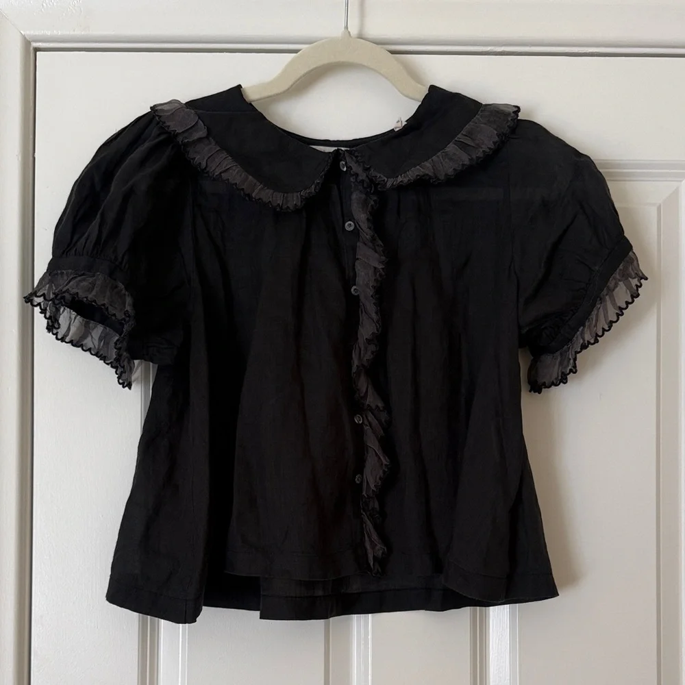 Doen Flute Top Black Ruffle-Trim